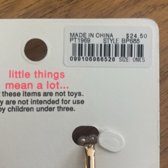 BNWT Crewcuts clip on earrings. - Picture 4 of 5